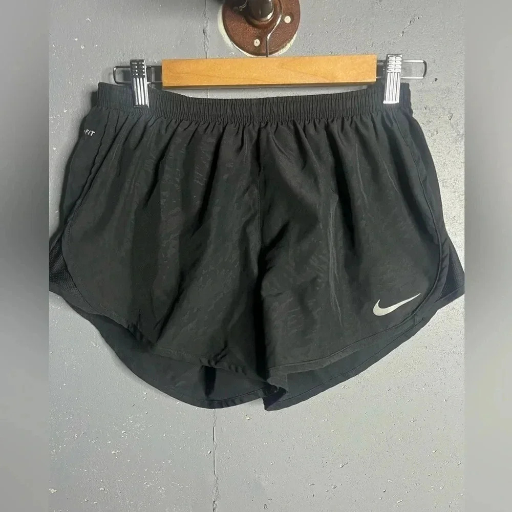 Nike Bundle  Dri-Fit Running Textured Shorts size Medium